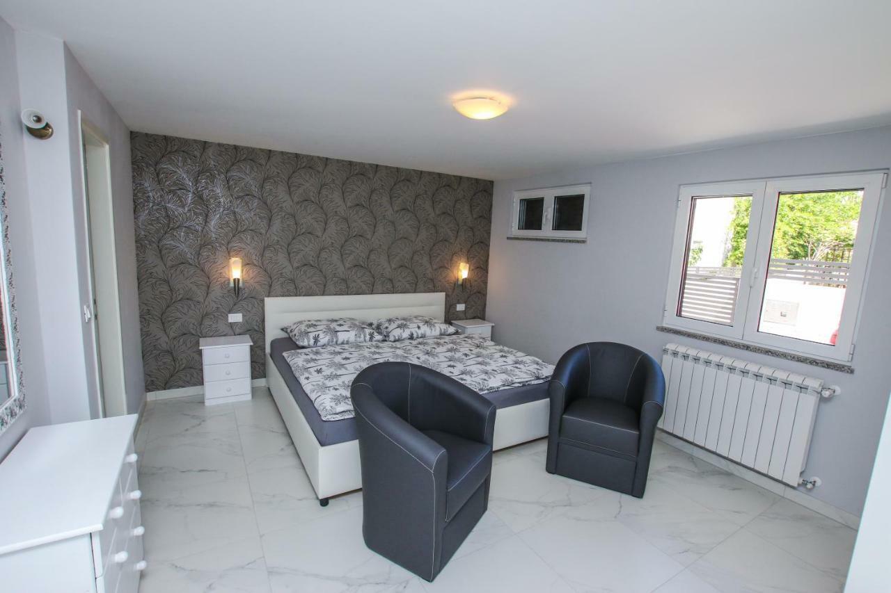 Apartment Alsia Porec Exterior photo